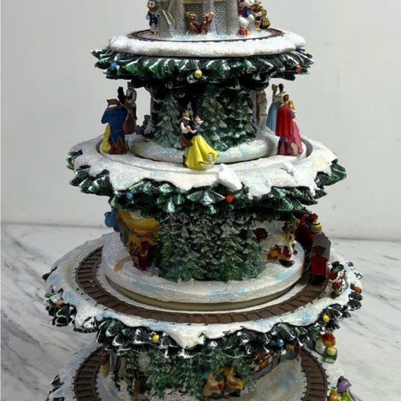 Disney 2008 Hawthorne Village The Wonderful World of Disney Christmas Tree - Picture 5 of 6